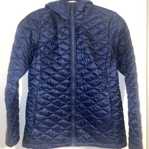 The north face navy blue thermoball jacket hooded